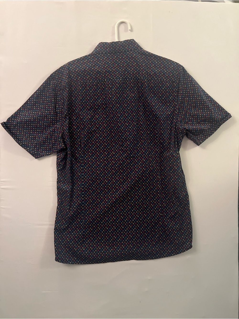 Navy Short-Sleeve Button-Down with Multicolor Micro Pattern - Picture 2 of 3